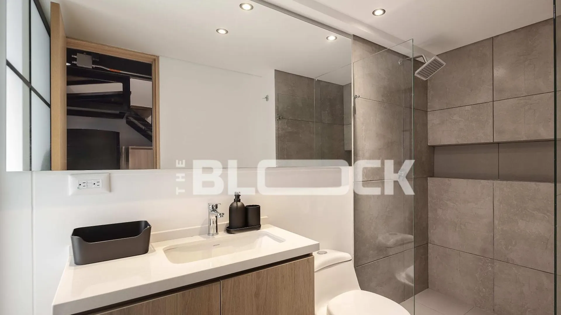 Udara Polo - The Block Apartman Bogotá